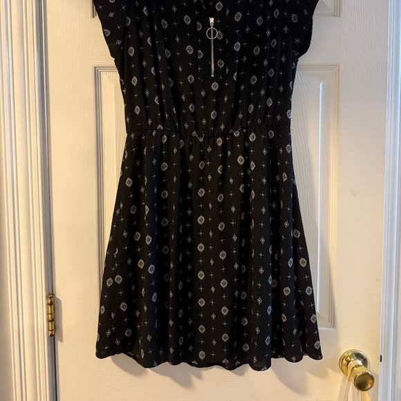 Black Patterned Dress - Picture 4 of 4